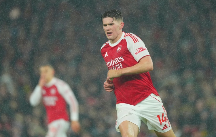 埃布埃:约克雷斯需要队友更多地支援 今年阿森纳将夺得英超冠军